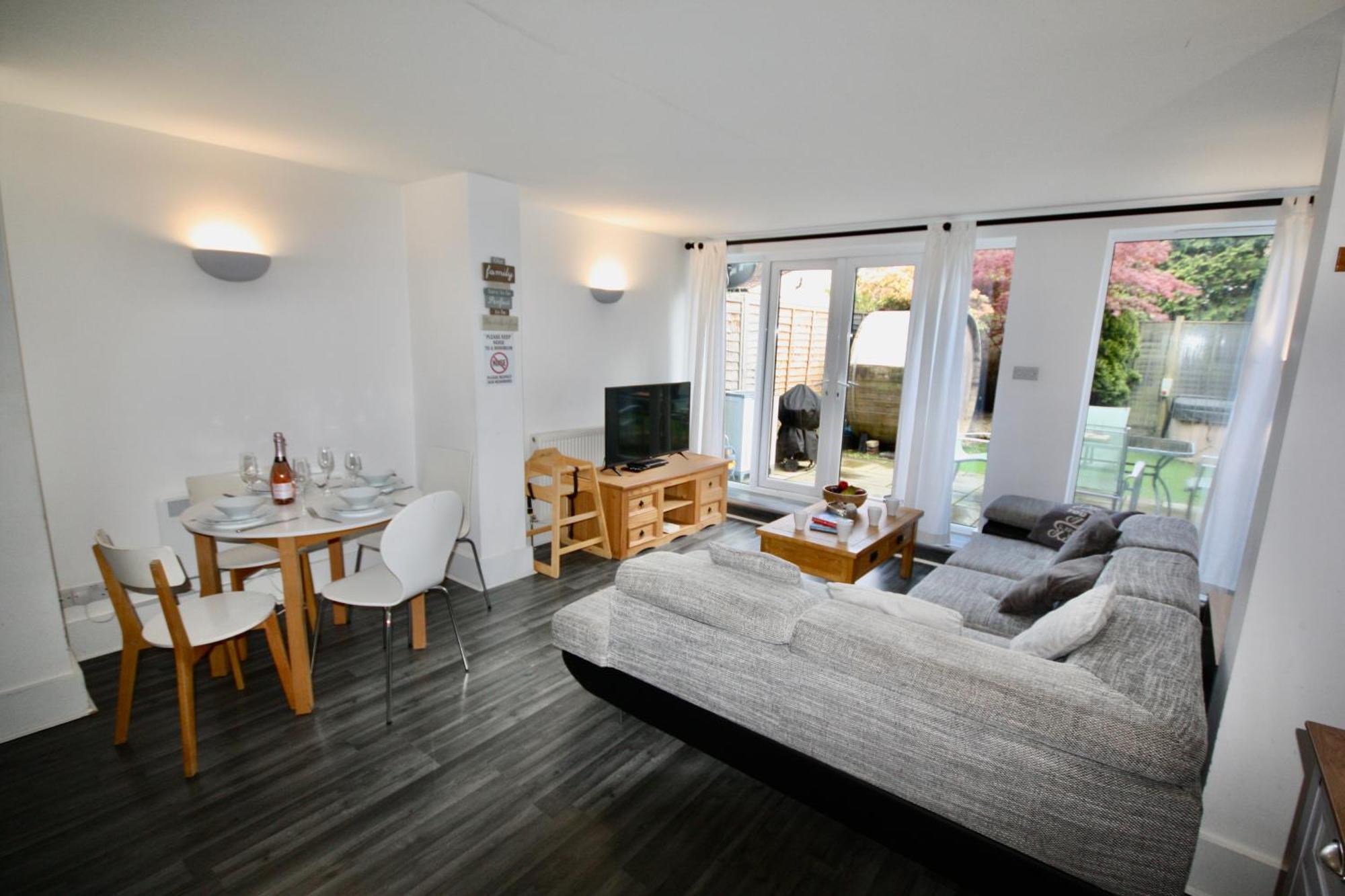 Bournemouth Hot Tub & Sauna Holiday Let Buitenkant foto