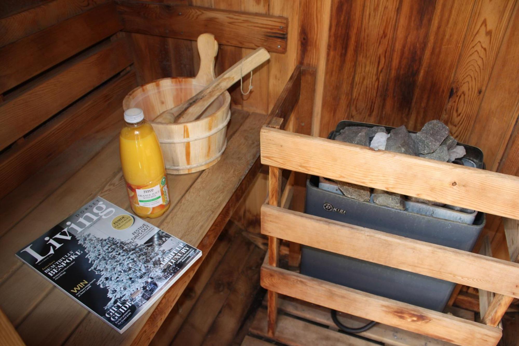 Bournemouth Hot Tub & Sauna Holiday Let Buitenkant foto