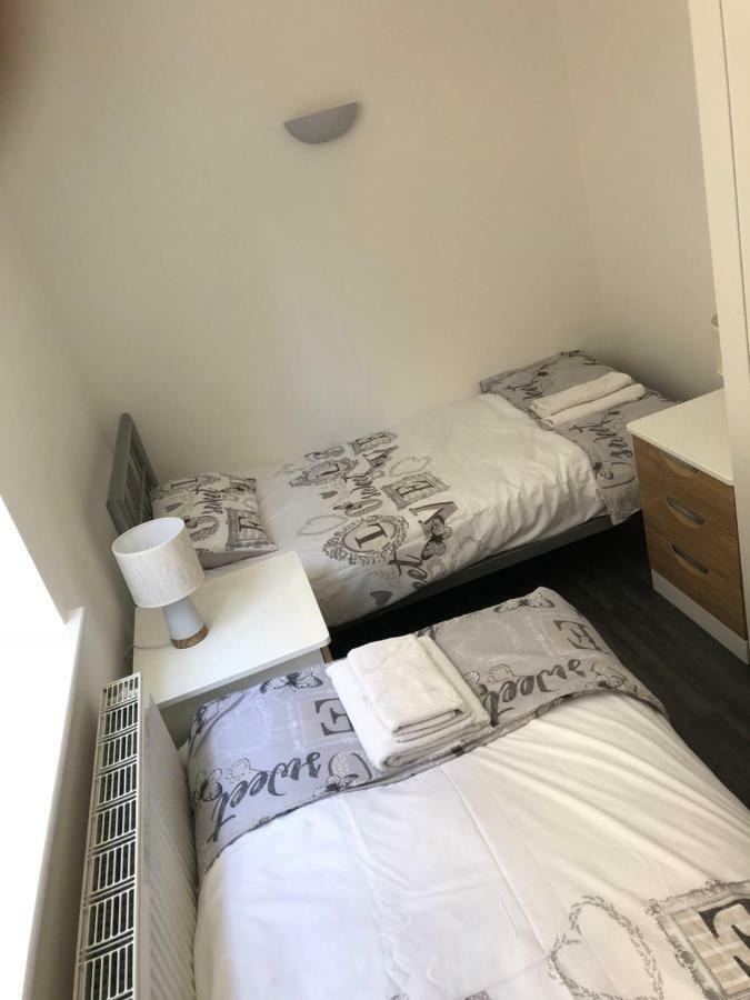 Bournemouth Hot Tub & Sauna Holiday Let Buitenkant foto