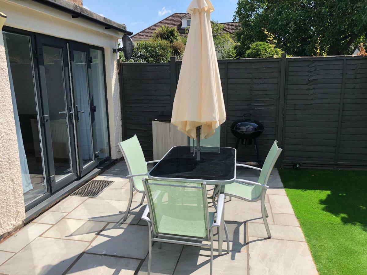 Bournemouth Hot Tub & Sauna Holiday Let Buitenkant foto