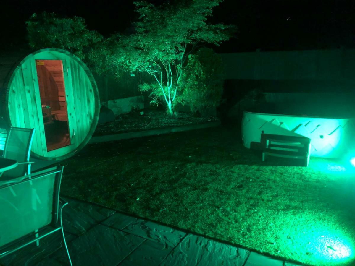 Bournemouth Hot Tub & Sauna Holiday Let Buitenkant foto