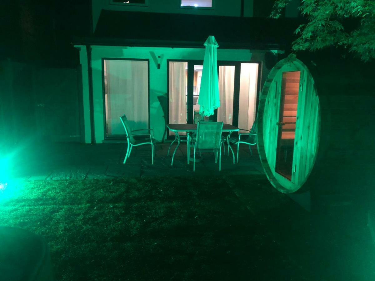 Bournemouth Hot Tub & Sauna Holiday Let Buitenkant foto